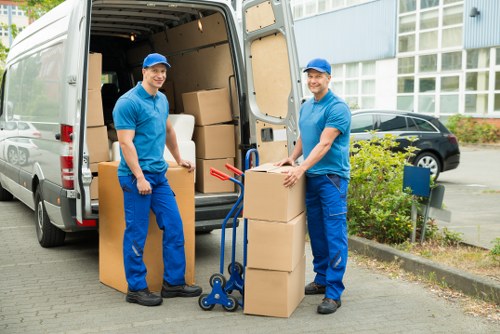 Truck loading service for furniture and boxes in Croydon